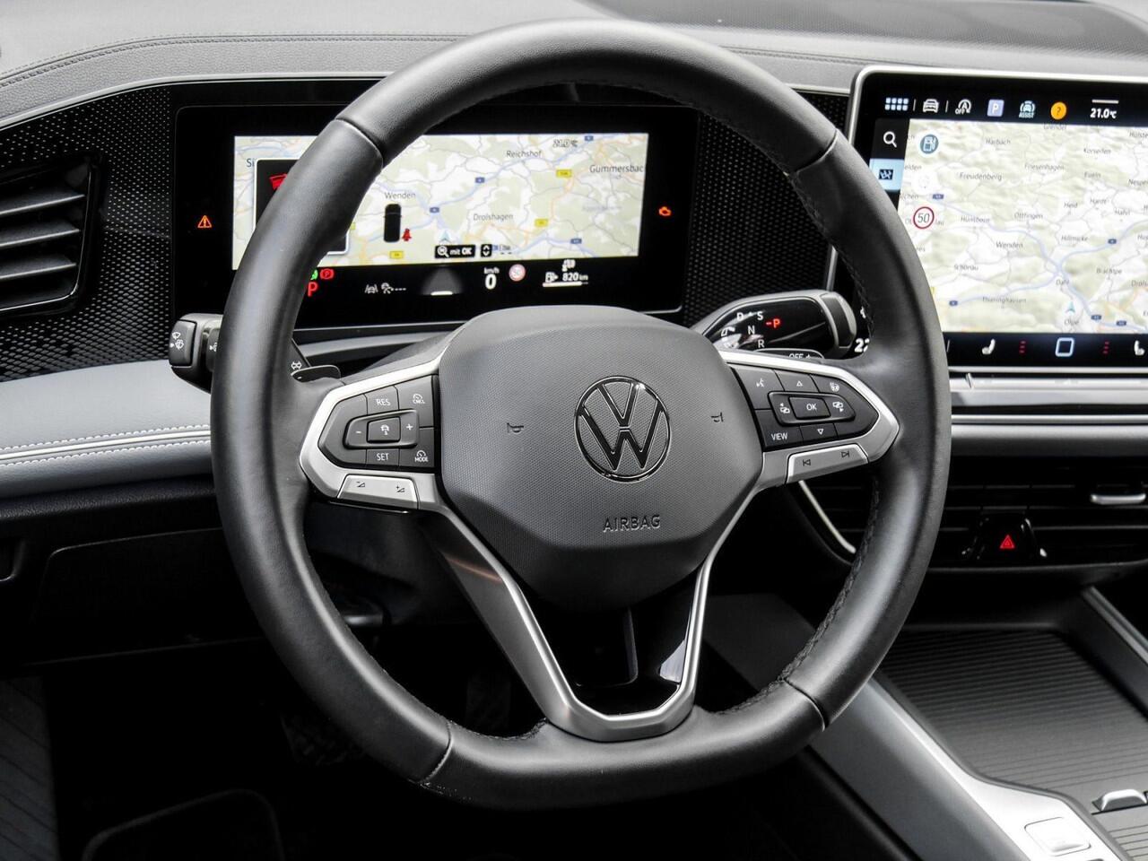 Volkswagen PASSAT Variant 1.5 eTSI Business ACC Massage Trekhaak LED DAB Camera Digital Cockpit PRO