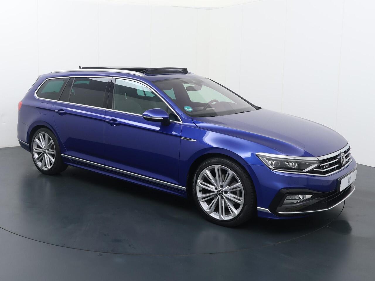 Volkswagen PASSAT Variant 1.5 TSI R-Line Business + | 150 PK | Automaat | Panoramadak | Matrix LED koplampen | R-Line |