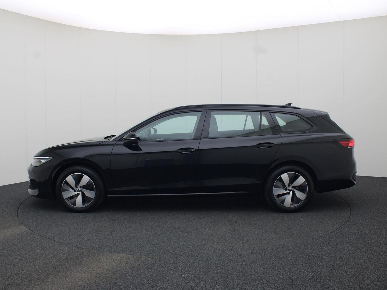 Volkswagen PASSAT Variant 1.5eTSI/150PK DSG · Navigatie · Stoel-& stuurverwarming · Apple/Android · Garantie tot juni 2026