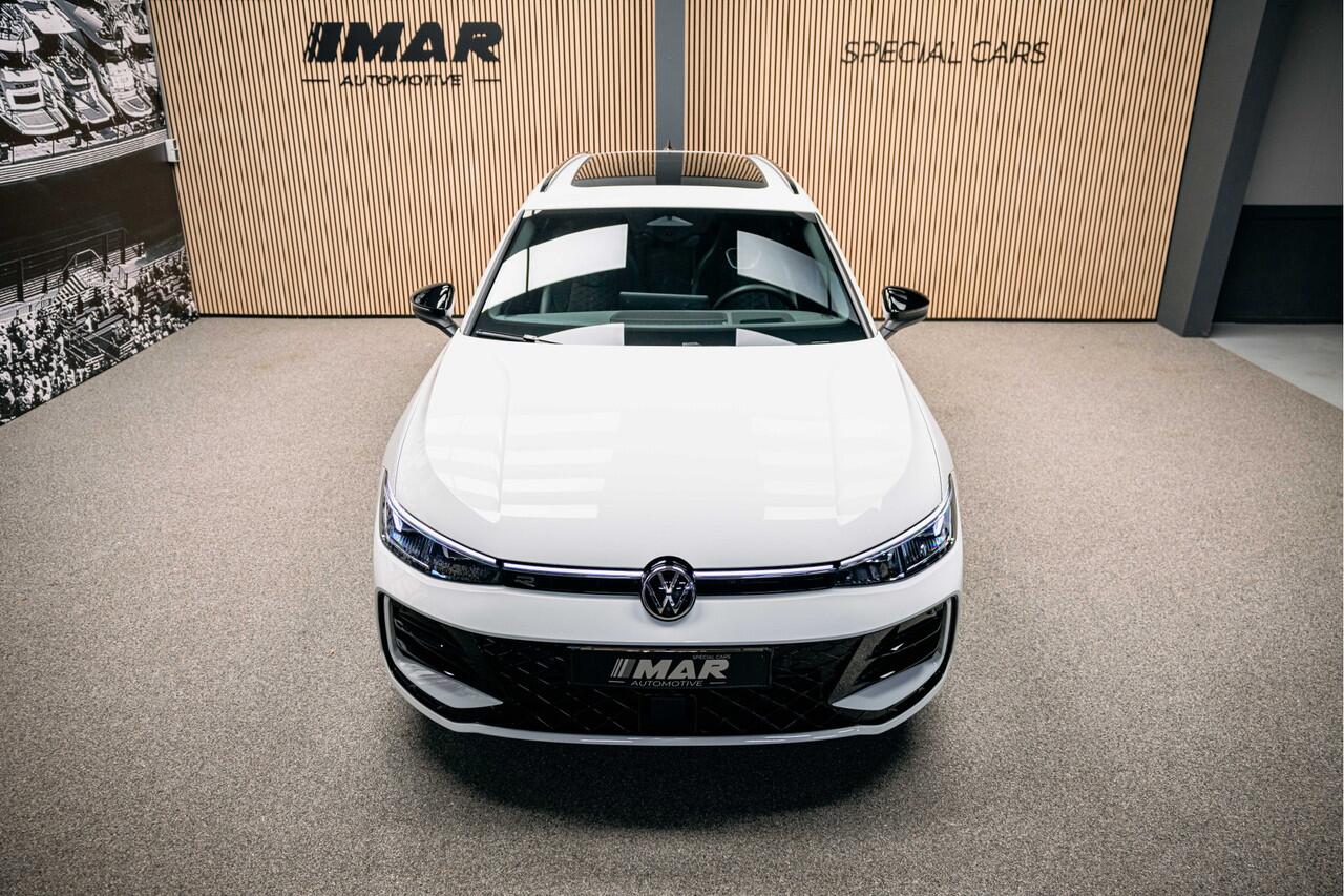 Volkswagen PASSAT R-Line Diesel | Trekhaak | Pano | Head-up | Stoelmassage |