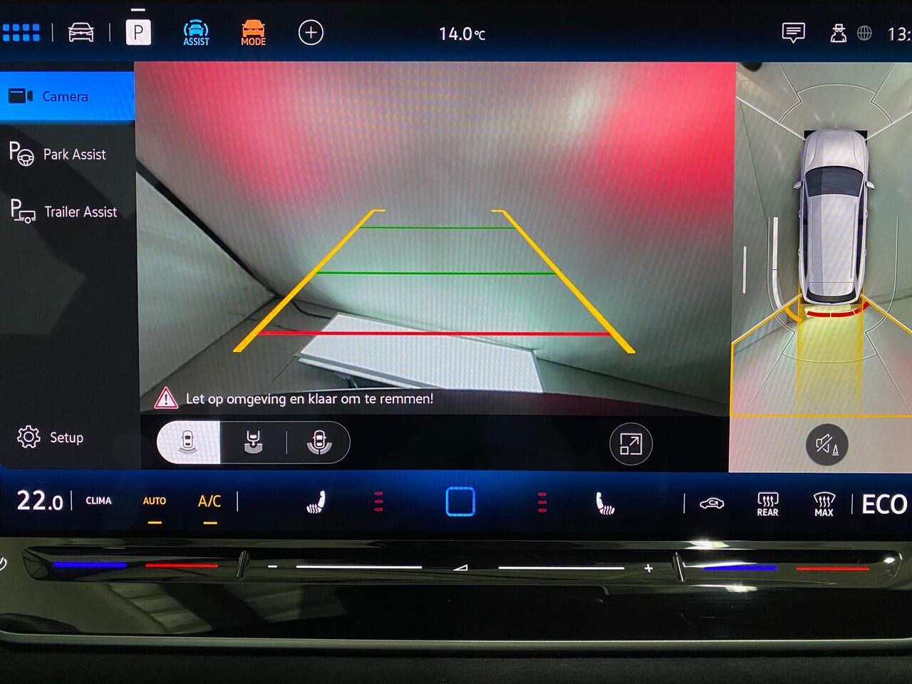 Volkswagen PASSAT Variant 1.5 eHybrid R-Line 272pk Keyless IQ Light 360 Camera Trekhaak Elek.Achterklep Apple/Android 18'' Inch