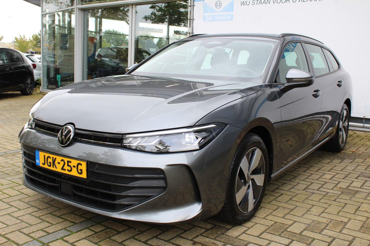 Volkswagen PASSAT Variant 1.5 eTSI 150 pk | Incl. 12 maanden Garantie | Stoel/stuur verwarming | Achteruitrijcamera | Adaptive cruise controle | Dodehoekdetectie | Parkeersensoren V+A | Navigatie | Apple CarPlay/Android Auto | Draadloze telefoonlader | Climate controle | L