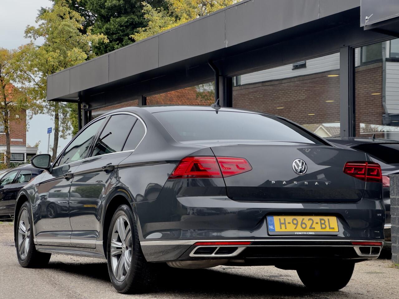 Volkswagen PASSAT 1.5 TSI AUT7 ELEGANCE R-LINE 112D.KM! LEDER NAVI CAMERA DIGI-DASH APPLE-CARPLAY LED LMV PDC