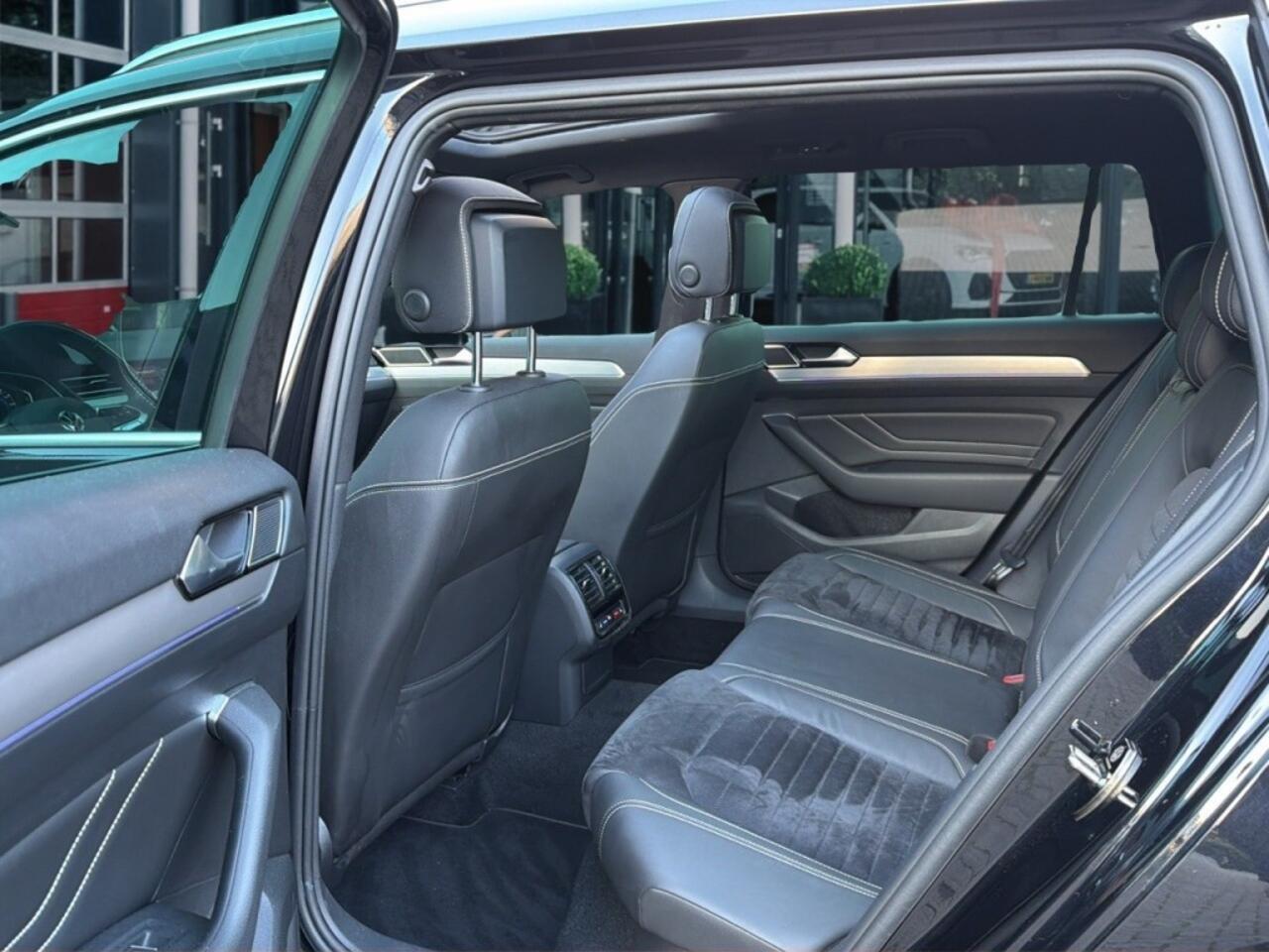 Volkswagen PASSAT 1.4 TSI DSG GTE PANO-DAK/CAMERA/TREKHAAK/MEMORY/NAVI/CARPLAY/ACC