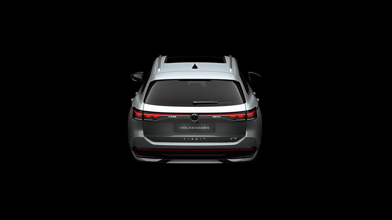 Volkswagen PASSAT Variant R-Line Edition | 'App-Connect' draadloze smartphone integratie | Afstandscontrolesysteem (Front Assist) | Automatische afstandsregeling (Adaptive Cruise Control)