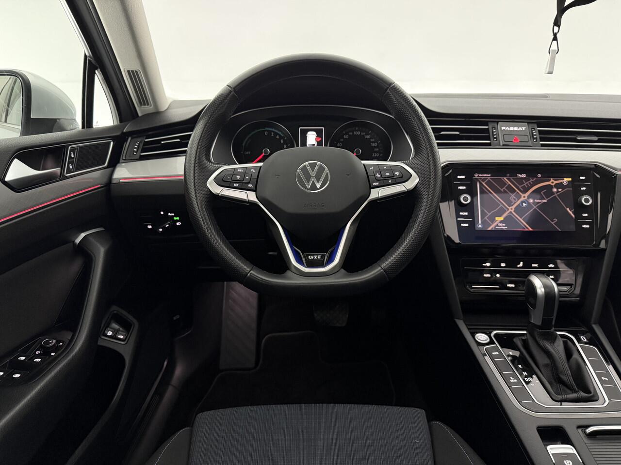 Volkswagen PASSAT Variant 1.4 TSI GTE PHEV 218PK | SOH 90% | Pano | Sfeerverl. | Camera | Adap. Cruise | Carplay