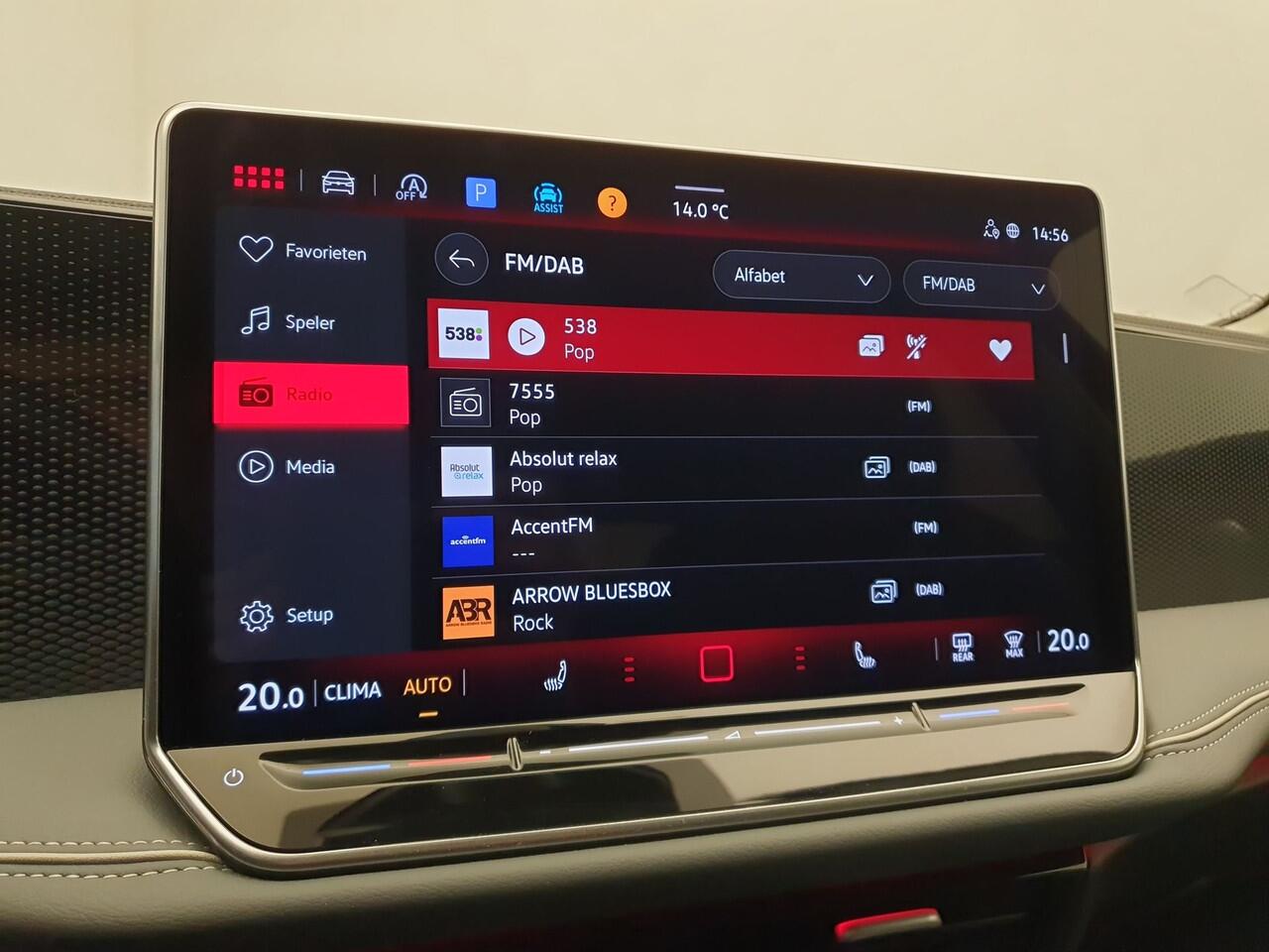 Volkswagen PASSAT Variant 1.5 eTSI 150pk DSG/AUT Business Nieuw Model, Wegklapbare trekhaak, 360° camera,