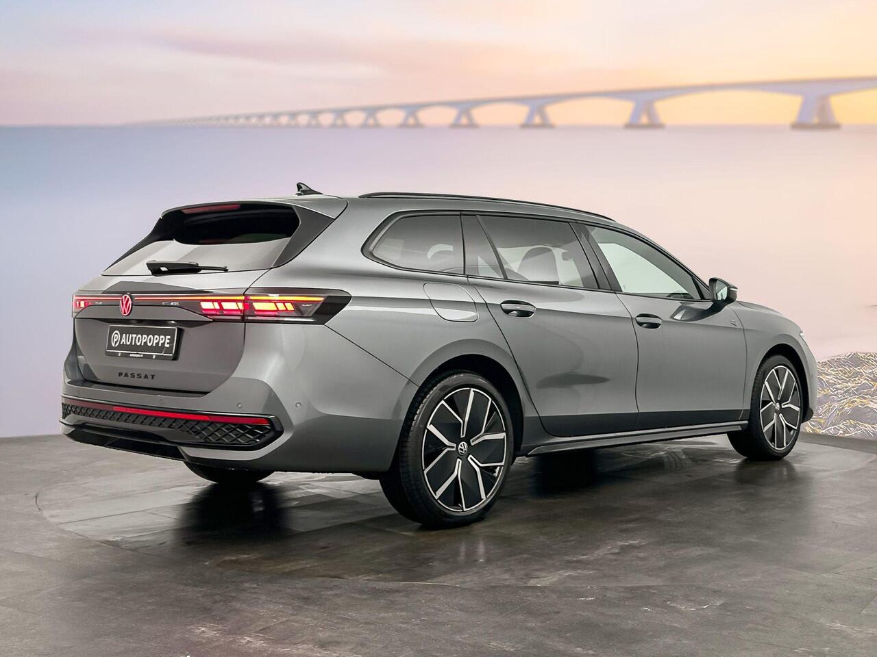 Volkswagen PASSAT R-Line Edition Plug in Hybride 204 pk Black Style Plus Pakket