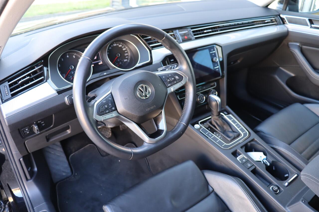 Volkswagen PASSAT Variant 1.5 TSI R-Line Business, Cruise Control, Automaat, Apple Carplay, Climate Control, PDC V+A, Navigatie, Trekhaak Inklapbaar, Prijs Is Rijklaar Inclusief 6 Maanden Garantie