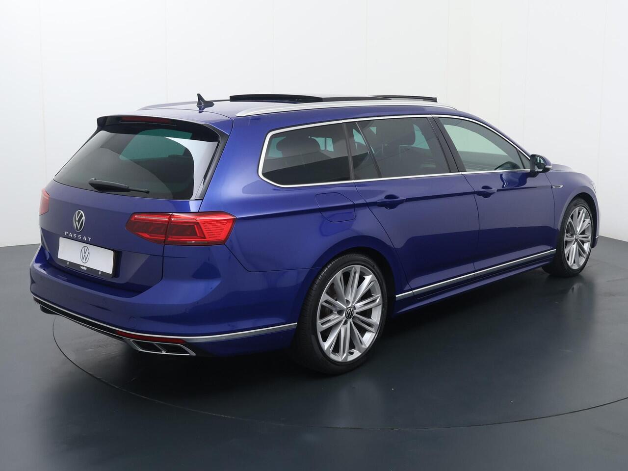 Volkswagen PASSAT Variant 1.5 TSI R-Line Business + | 150 PK | Automaat | Panoramadak | Matrix LED koplampen | R-Line |
