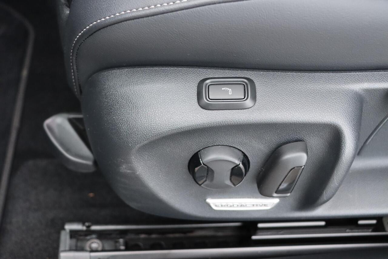 Volkswagen PASSAT Variant 1.5 eHybrid Business 204pk DSG6 | Trekhaak | Ergo Active Stoelen