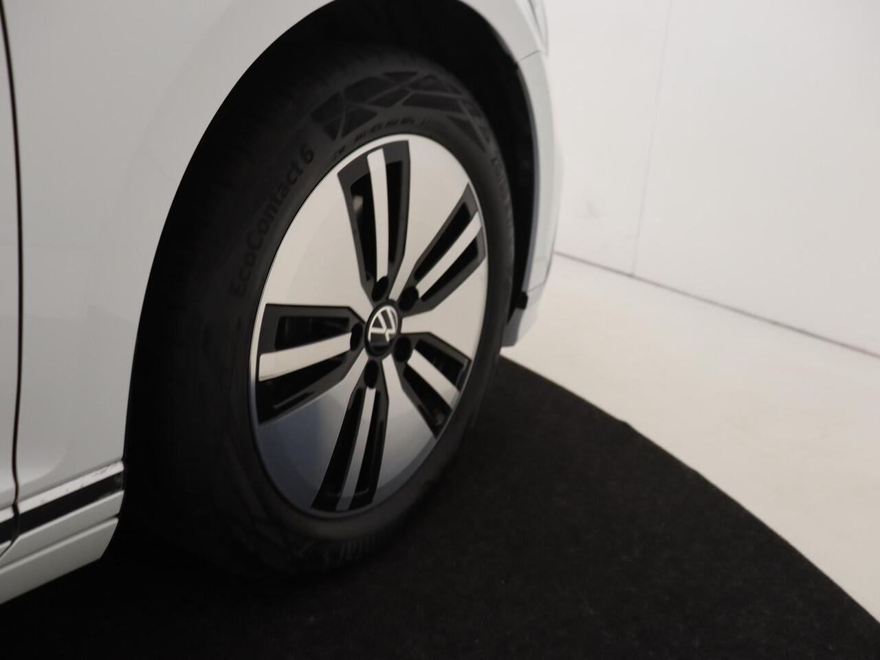 Volkswagen PASSAT Variant 1.4 TSI PHEV GTE | Navigatie | Adaptieve cruises control | Parkeersensoren | Keyless start | CarPlay | Bluetooth | Lane- en frontassist |