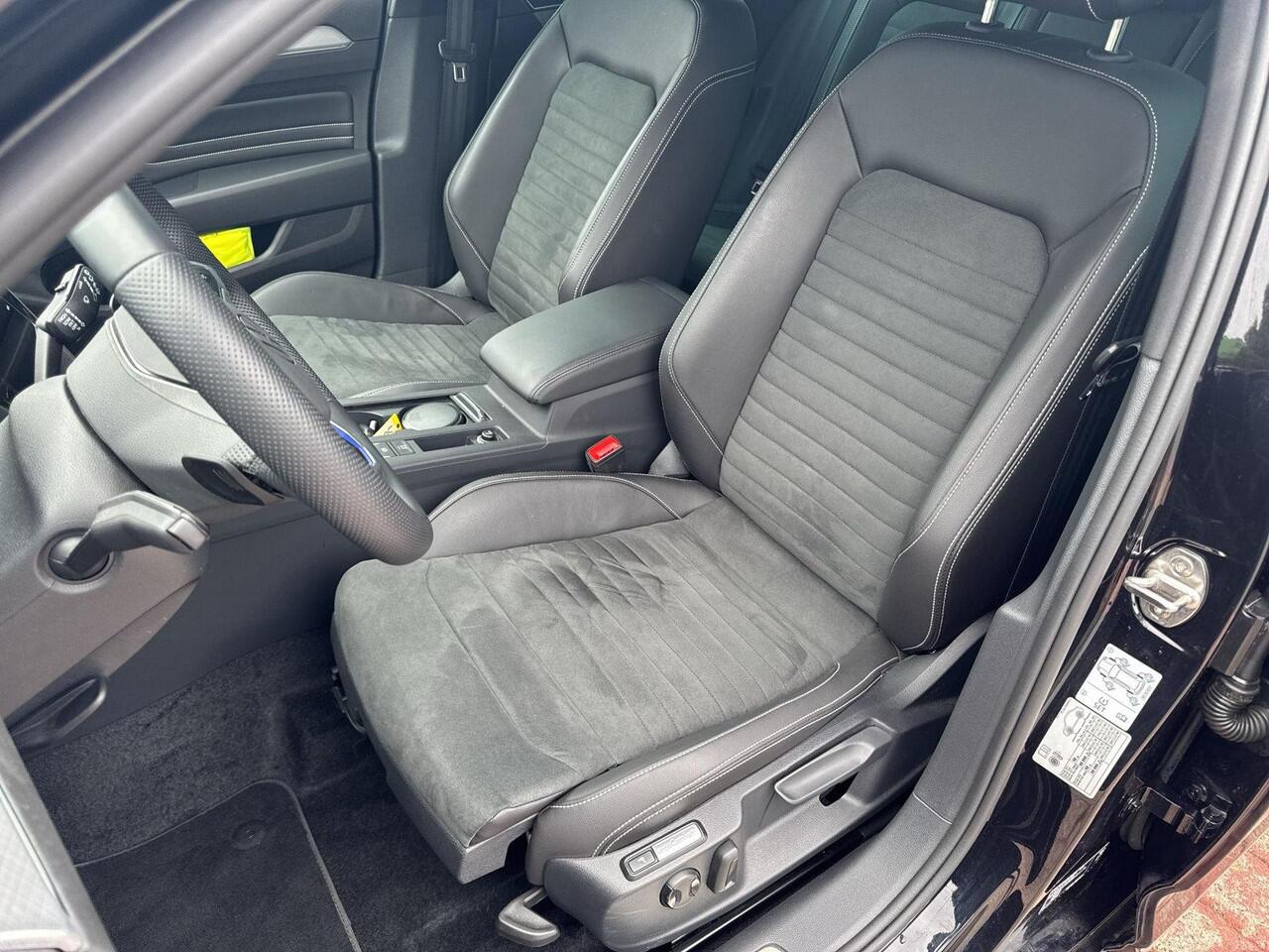 Volkswagen PASSAT Variant 1.4 TSI PHEV GTE Business | 218 pk | Trekhaak | ERGO | Clima | SOH 98% |