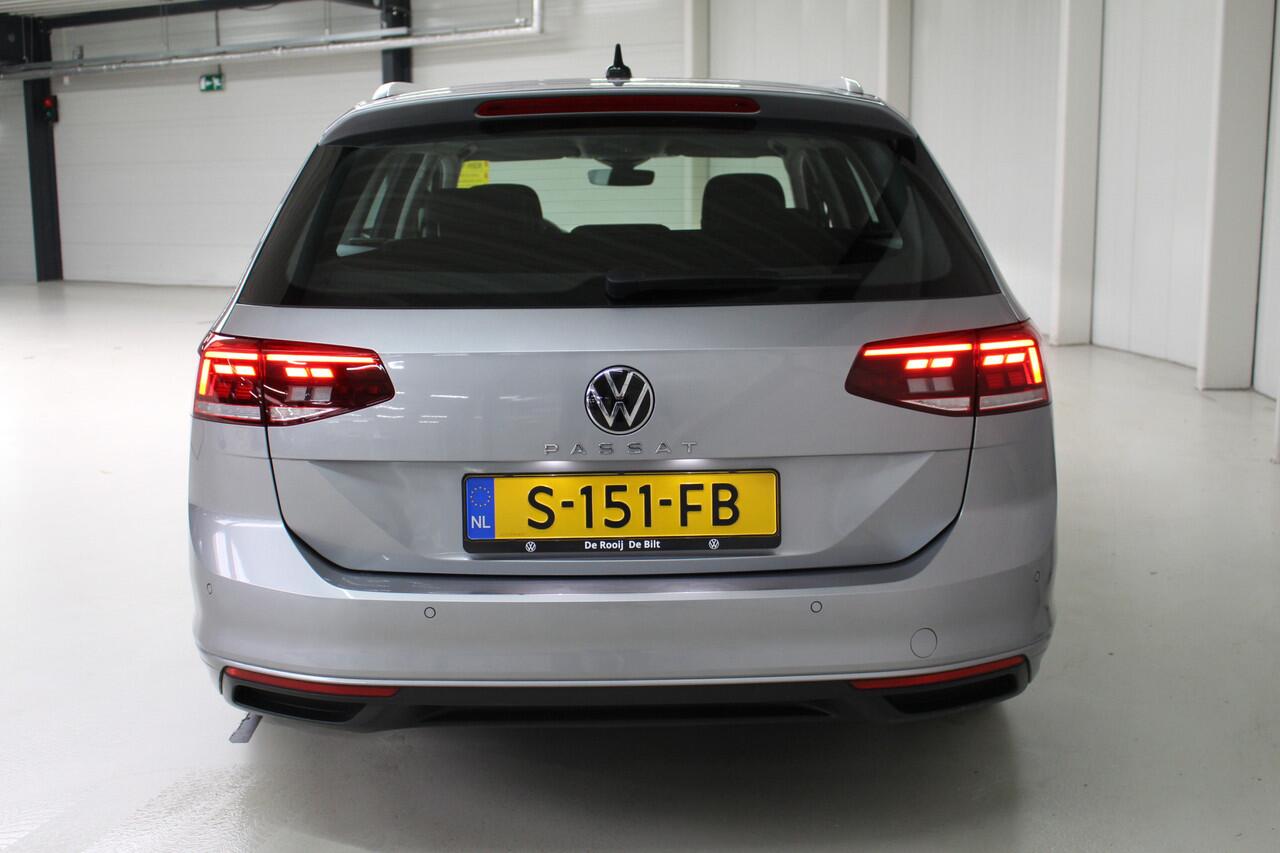 Volkswagen PASSAT Variant 1.5 TSI Business DSG Automaat Navigatie | Climate Control | Parkeersensoren | Lichtmetalen velgen