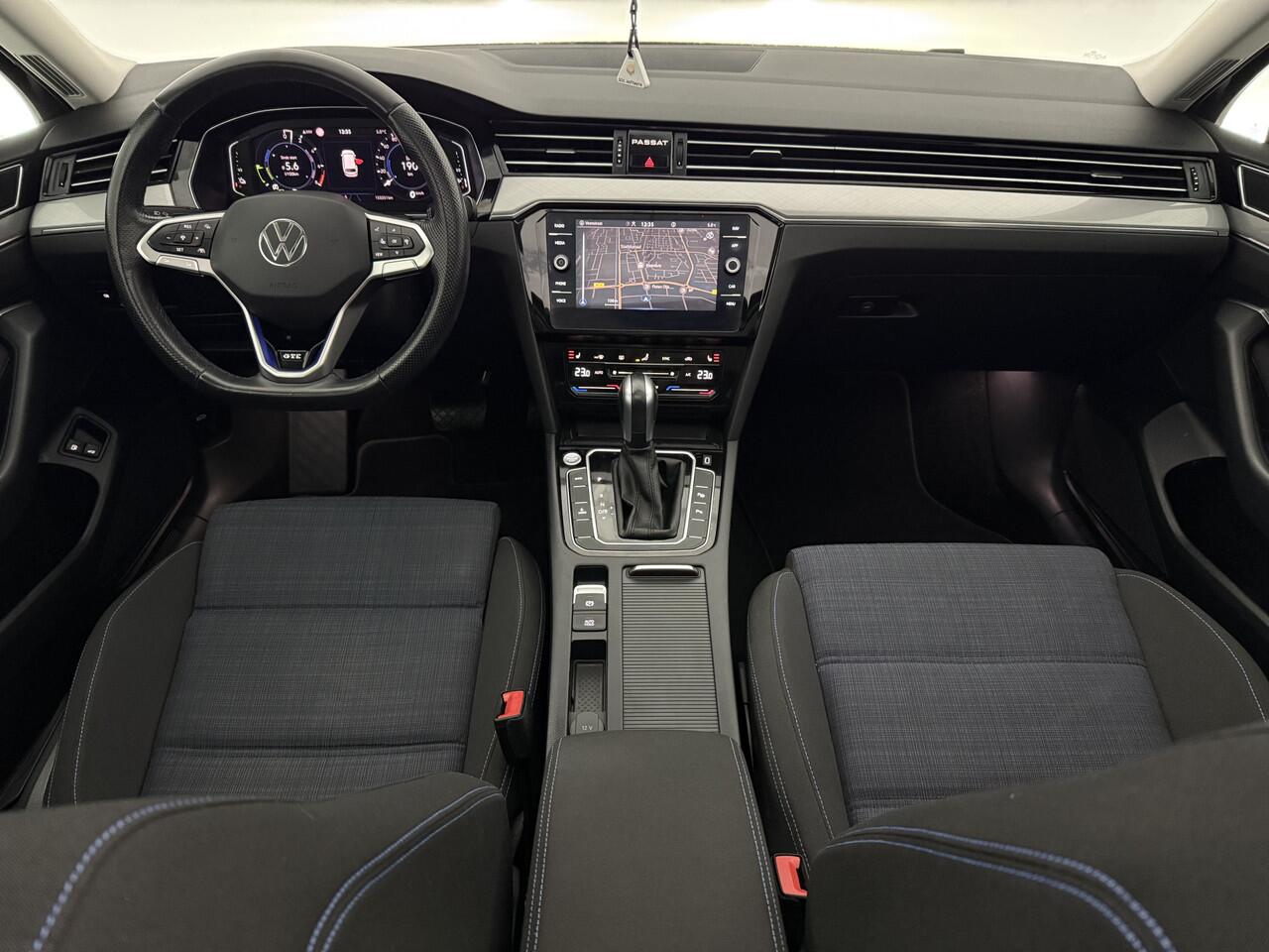 Volkswagen PASSAT Variant 1.4 TSI PHEV GTE | SOH 90% | Pano | Adap. Cruise | Virtual | Massage | Stoelverw. | Camera | Keyless