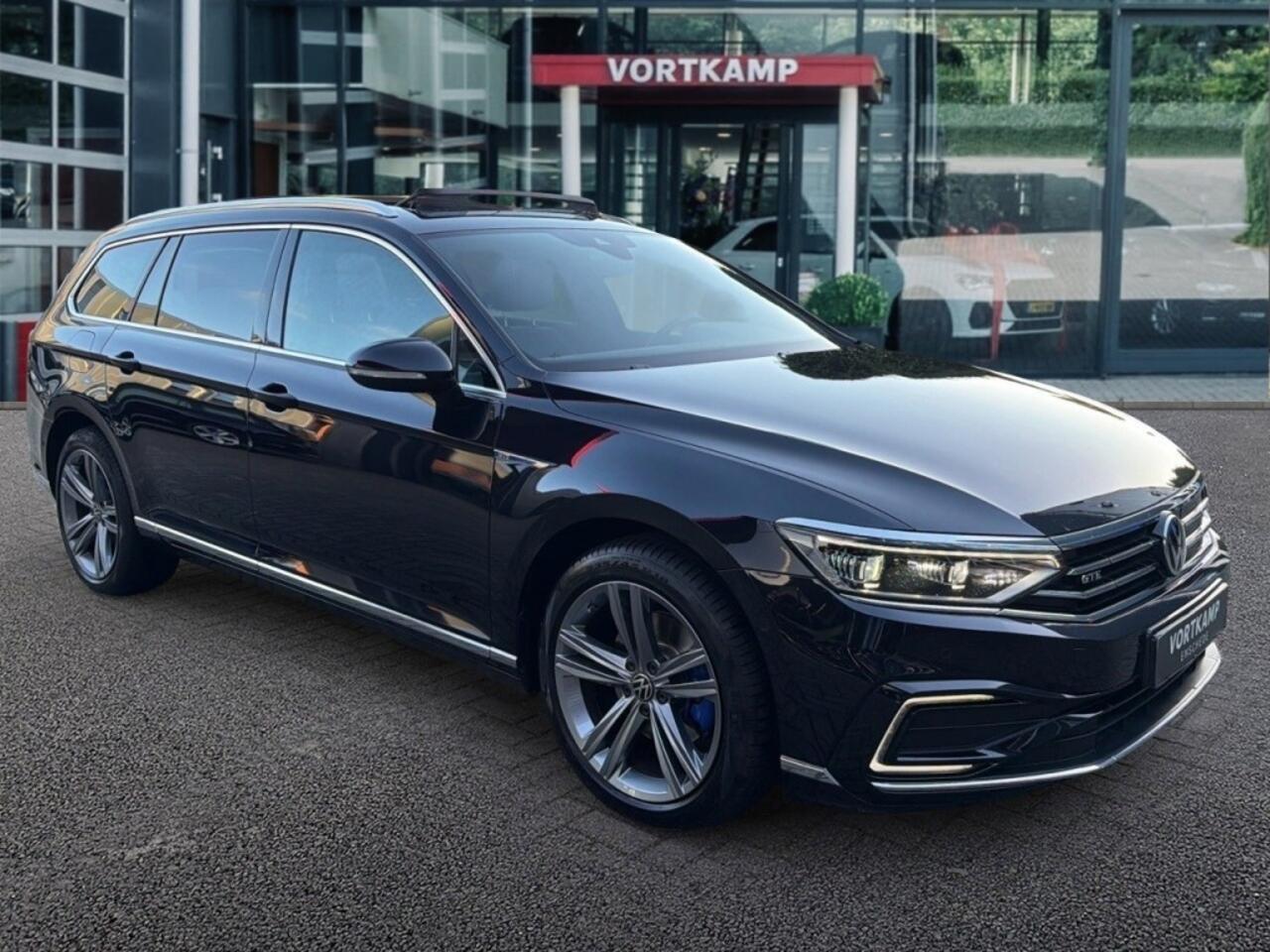 Volkswagen PASSAT 1.4 TSI DSG GTE PANO-DAK/CAMERA/TREKHAAK/MEMORY/NAVI/CARPLAY/ACC