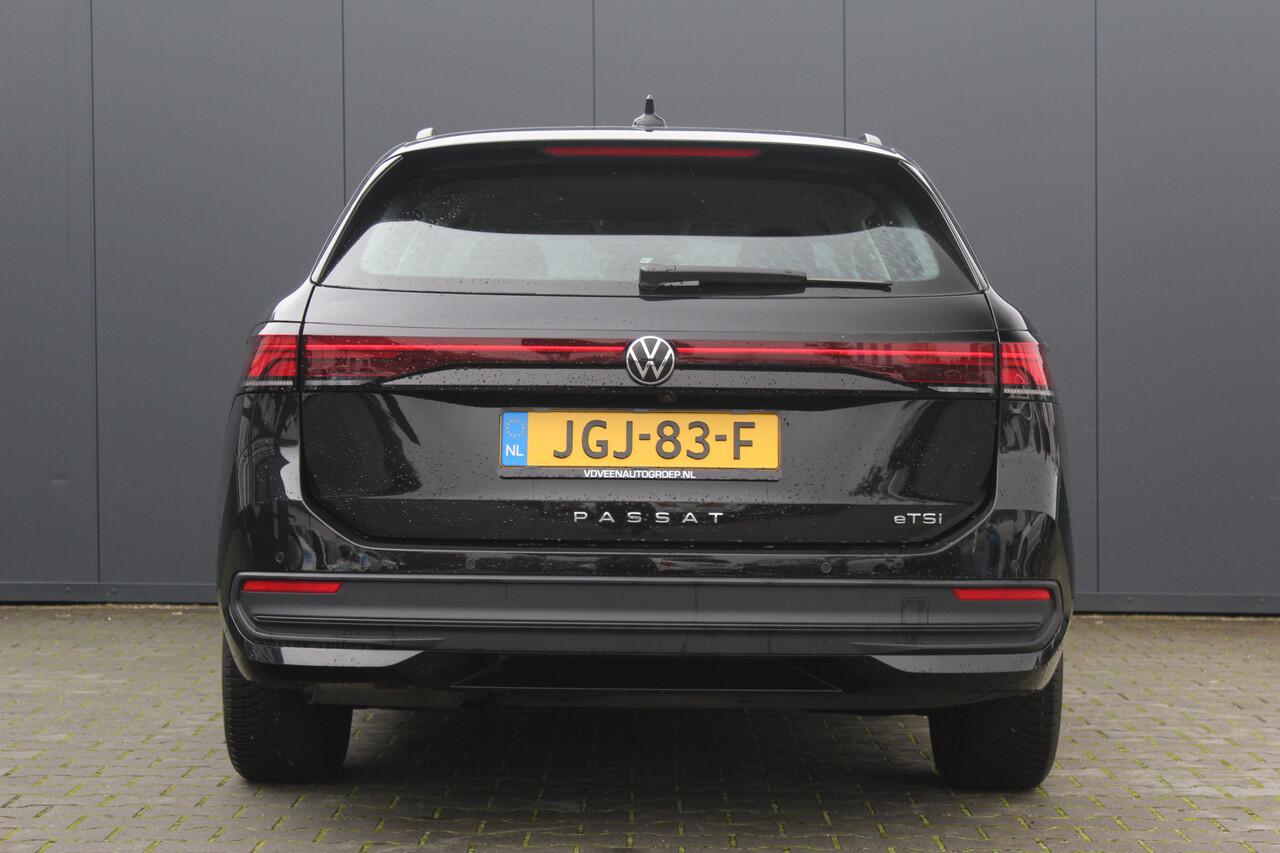 Volkswagen PASSAT Variant 1.5 eTSI 150 pk | Incl. 12 maanden Garantie | Stoel/stuur verwarming | Achteruitrijcamera | Adaptive cruise controle | Dodehoekdetectie | Parkeersensoren V+A | Navigatie | Apple CarPlay/Android Auto | Draadloze telefoonlader | Climate controle | L