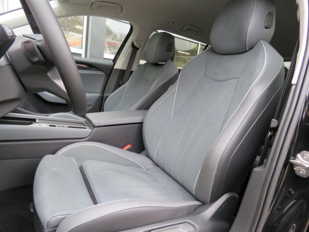 Volkswagen PASSAT 1.5 eTSI Aut. Elegance Business / 360 Camera / Wegklap.h