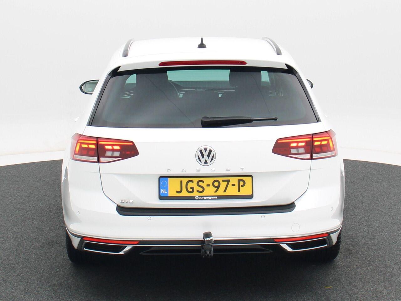 Volkswagen PASSAT Variant 1.4 TSi 218 Pk Automaat PHEV GTE Business | Adaptive Cruise | Camera | Trekhaak | Camera | Stoel Verwarming | Carplay | Navigatiesysteem | 18 Inch | 60.580 Km