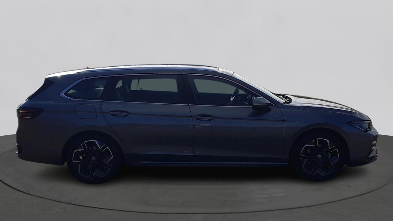 Volkswagen PASSAT Variant 1.5 eTSI R-Line Business | Trekhaak | Panoramadak