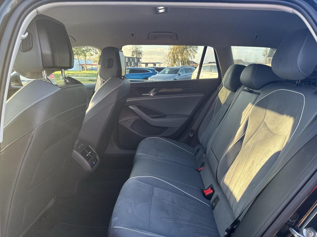 Volkswagen PASSAT Variant 1.5 eTSI Business | 150 pk |Automaat | ERGO Massage 2x | Trekhaak | A-Camera |