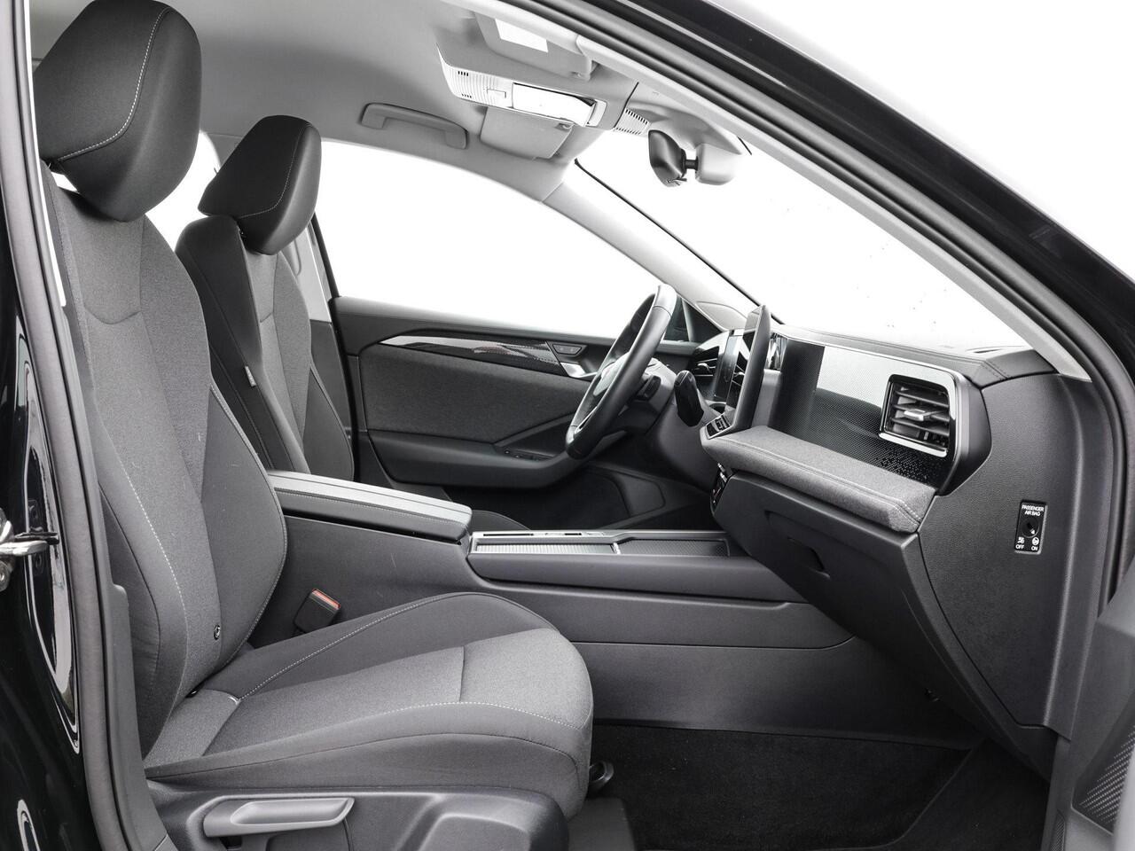 Volkswagen PASSAT Variant 1.5 eTSI 150pk DSG · Stoel-& stuurverwarming · Apple/Android Car Play · ACC · Side Assist · Verkeersbord Detectie · Garantie t/m 12-06-2026