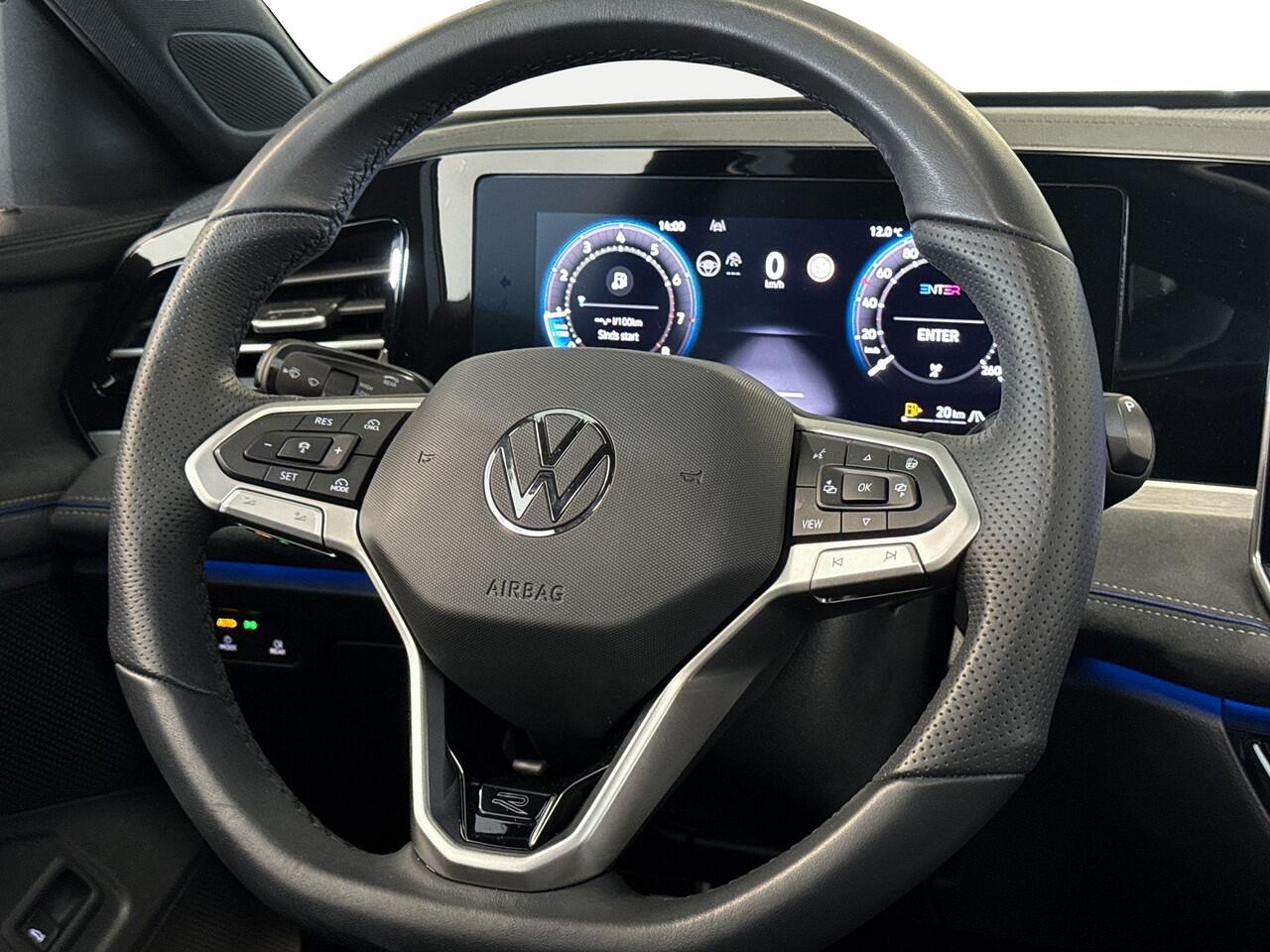 Volkswagen PASSAT Variant 1.5 150pk eTSI R-Line Edition Panoramadak | Parkeersensoren voor & achter | Achteruitrijcamera