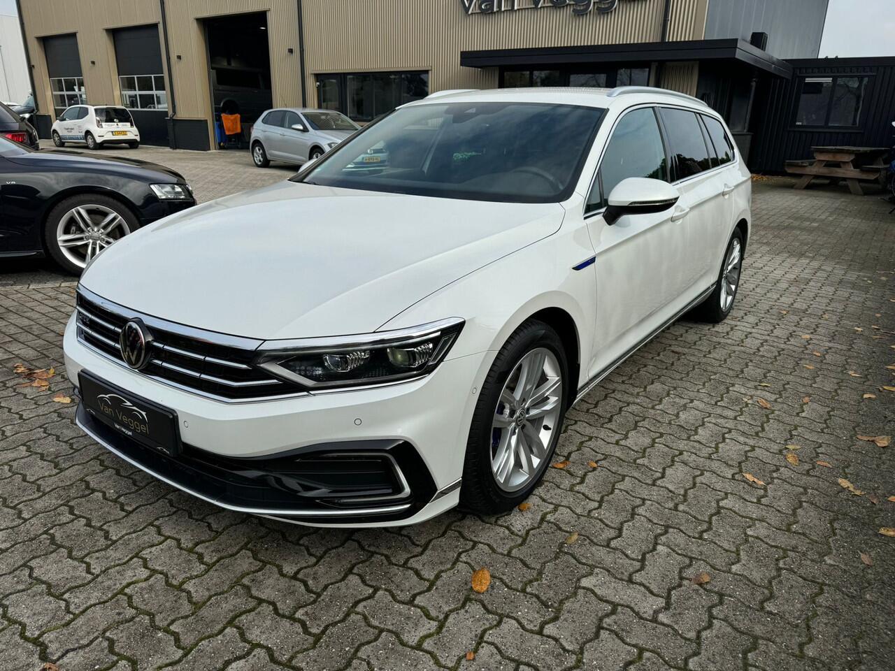 Volkswagen PASSAT Variant 1.4 TSI PHEV GTE Business trekhaak, virtual cockpit, navi, cruise