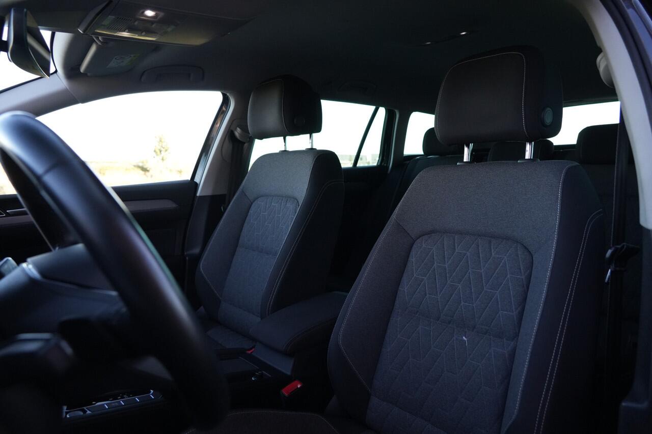 Volkswagen PASSAT Variant 1.5 eTSI Business 150pk Navigatie/Trekhaak/PDC