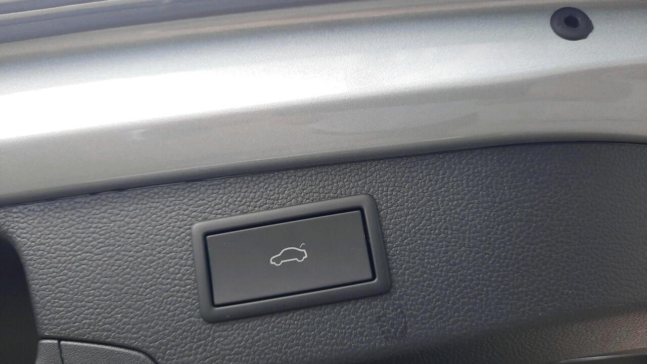 Volkswagen PASSAT Variant 1.5 eTSI R-Line Edition | Panoramadak | 19" | Demonstratieauto