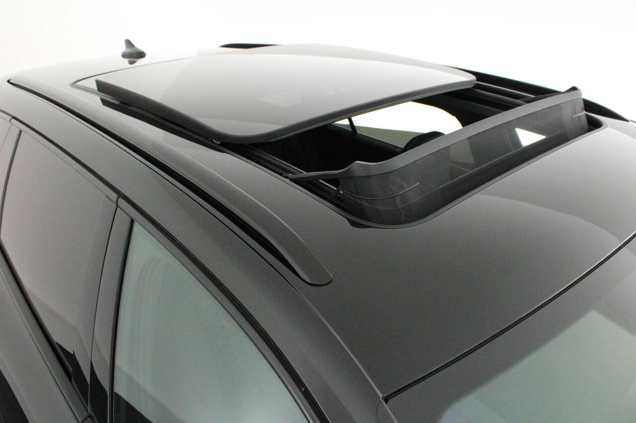 Volkswagen PASSAT Variant 1.5 272pk eHybrid R-Line Edition Black Style Trekhaak 360Camera harman/kardon Massage Navigatie Panoramadak