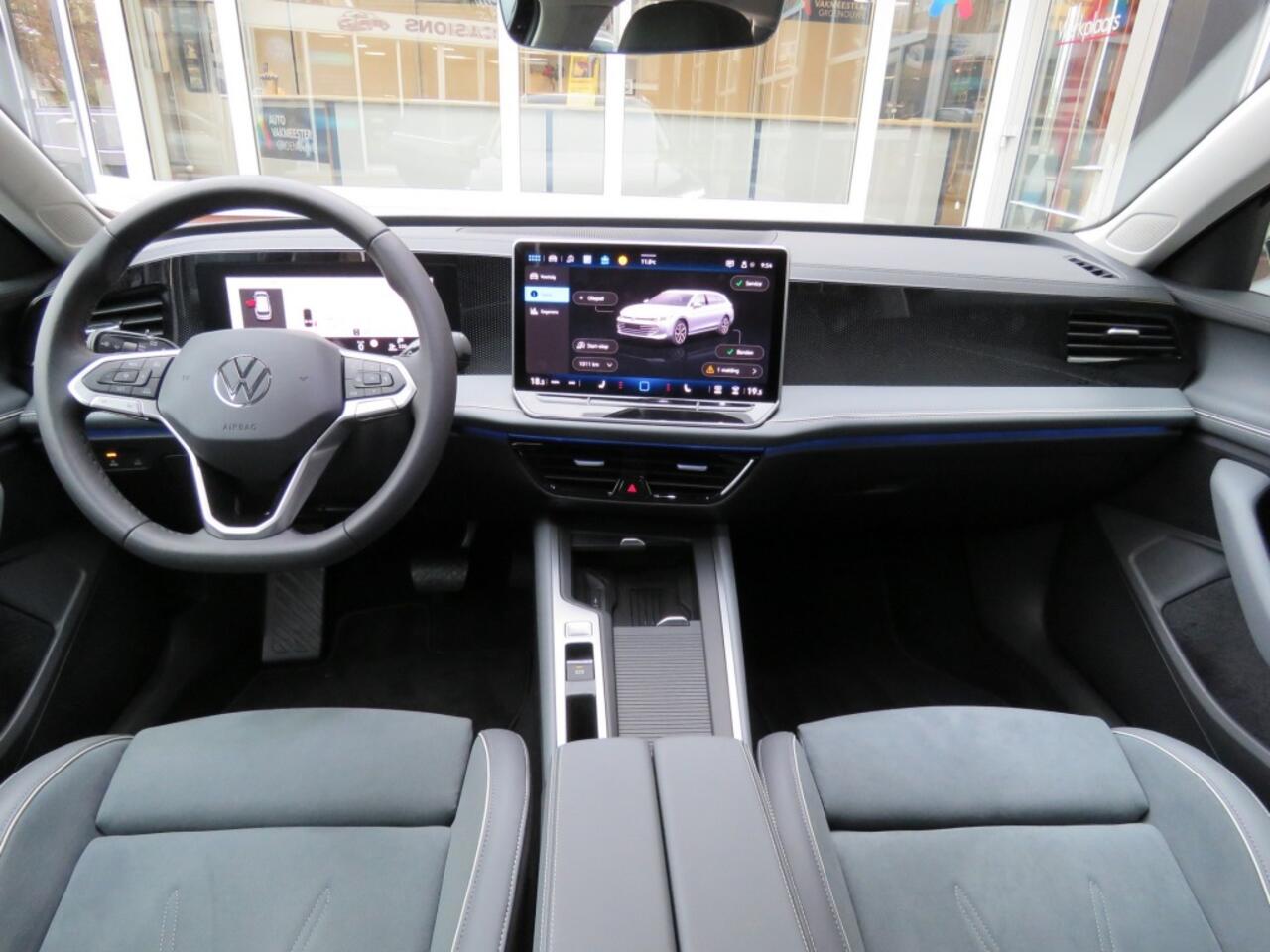 Volkswagen PASSAT 1.5 eTSI Aut. Elegance Business / 360 Camera / Wegklap.h