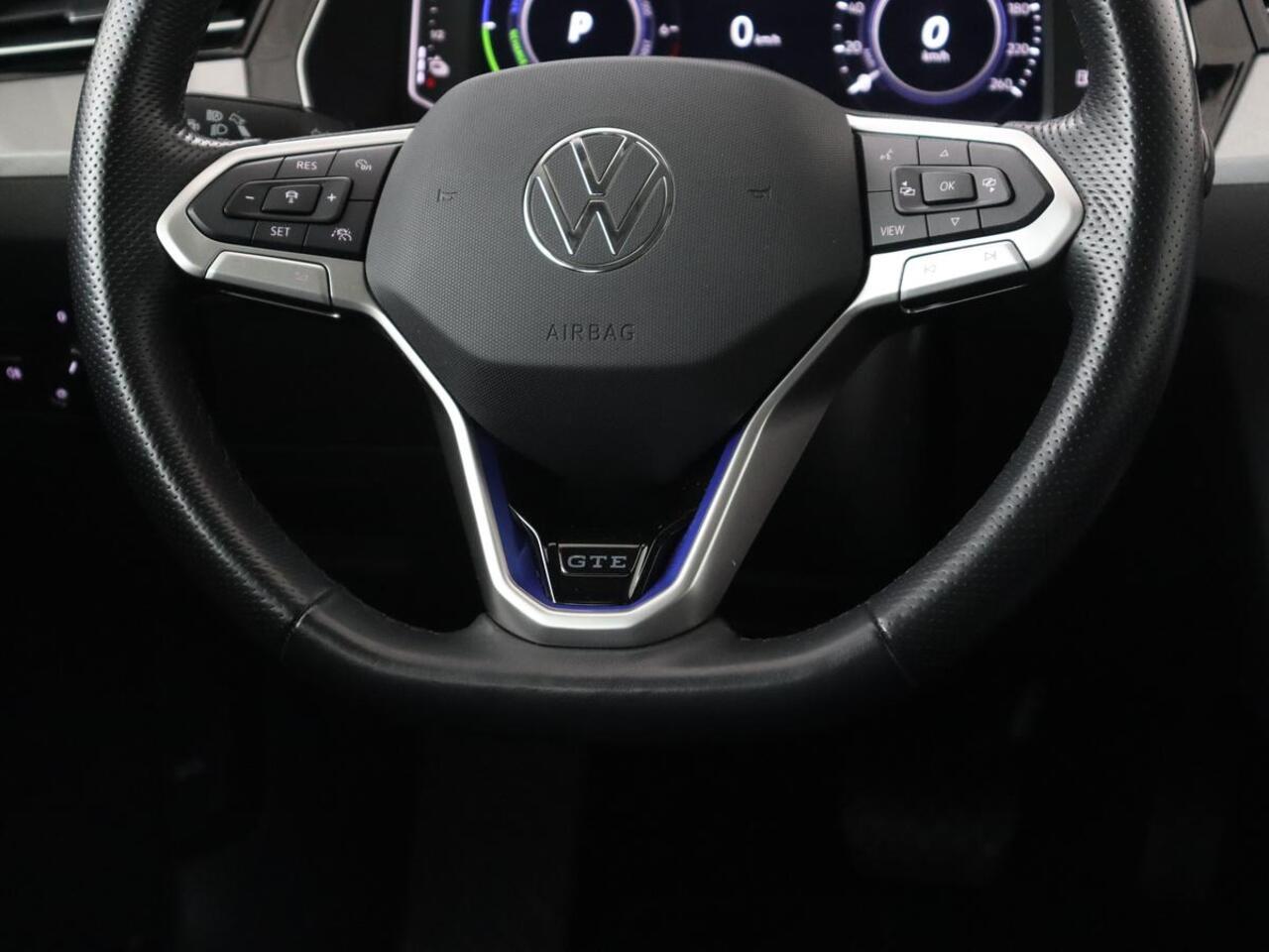 Volkswagen PASSAT 1.4 TSI PHEV GTE | Stoelverwarming | Virtual Cockpit | Adaptive cruise | Massage | Matrix LED | Camera | Memory | Carplay | Navigatie | Plug In