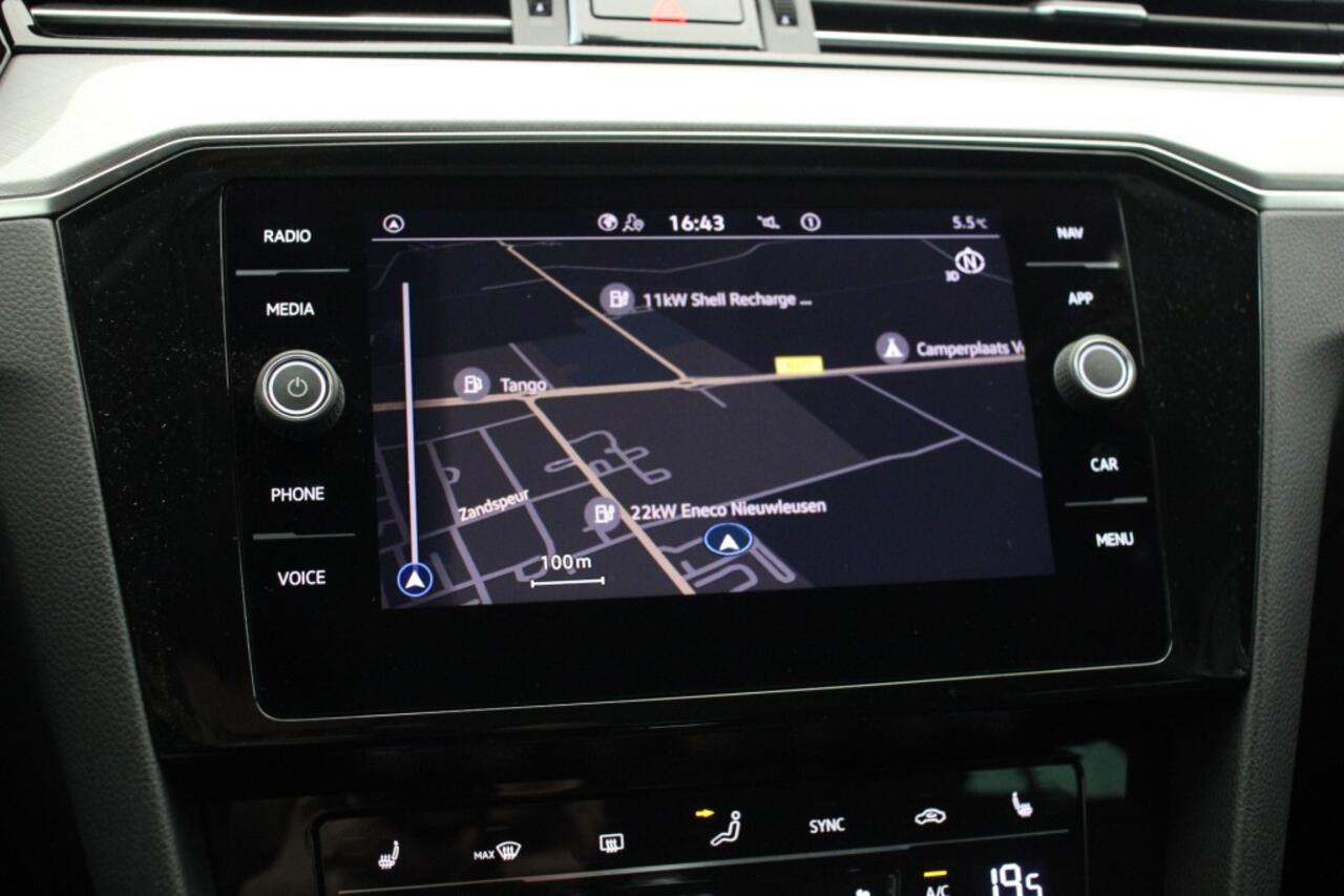 Volkswagen PASSAT Variant 1.4 TSI PHEV GTE Business - Carplay, Navi, Camera, Cruise, Massage, Stoelverw.