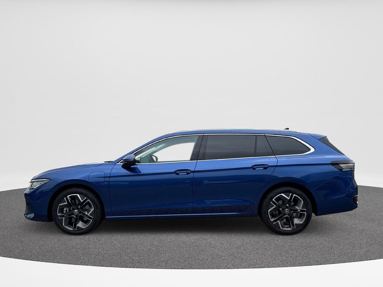Volkswagen PASSAT Variant 1.5 eHybrid Elegance | Trekhaak | Leder | 18 inch | 150 pk | Automaat | SOH 100% |