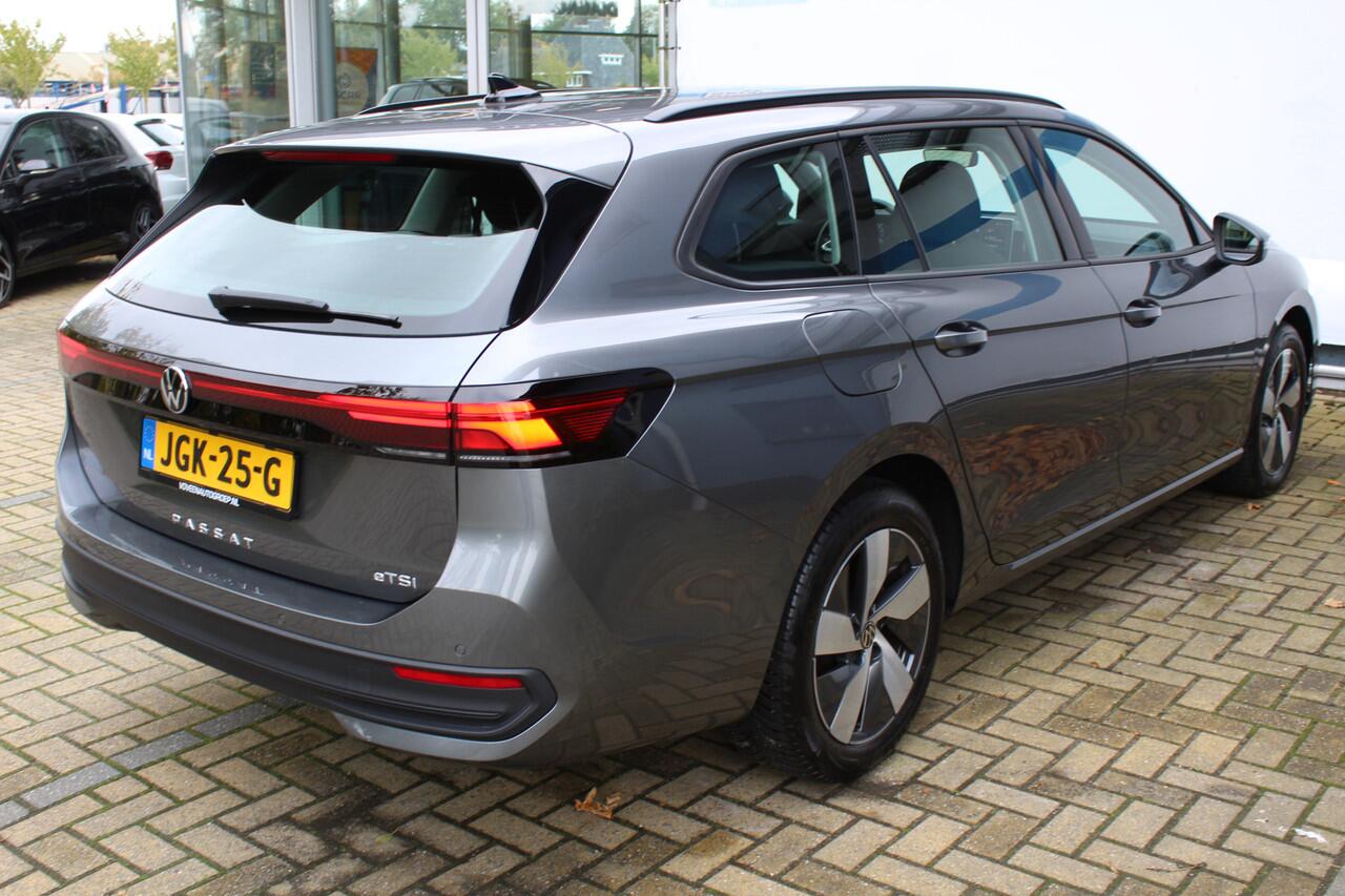 Volkswagen PASSAT Variant 1.5 eTSI 150 pk | Incl. 12 maanden Garantie | Stoel/stuur verwarming | Achteruitrijcamera | Adaptive cruise controle | Dodehoekdetectie | Parkeersensoren V+A | Navigatie | Apple CarPlay/Android Auto | Draadloze telefoonlader | Climate controle | L