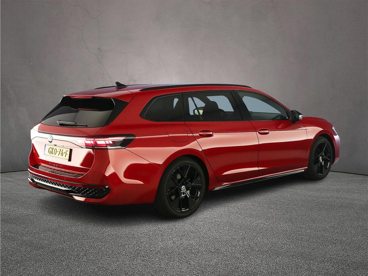 Volkswagen PASSAT Variant R-Line Business 1.5 eTSI 150pk DSG Automaat Trekhaak Panoramadak, Elektrische achterklep, Navigatie, Harman Kardon audio, Adaptive cruise control, Stuurwiel verwarmd