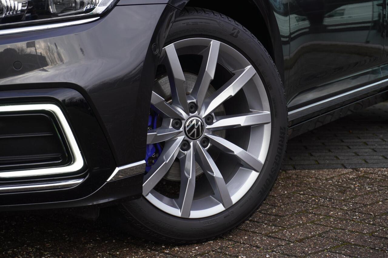 Volkswagen PASSAT Variant 1.4 TSI PHEV GTE Business | NAPPA LEDER | PANORAMADAK | ELEK. TREKHAAK | CAMERA | NAVI | HEAD UP | ACC | 18 INCH