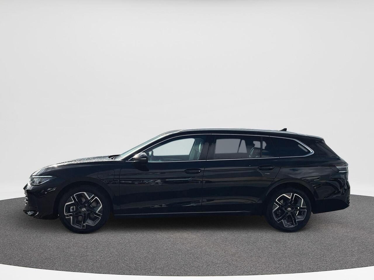 Volkswagen PASSAT Variant 1.5 eHybrid Elegance | Leder | Trekhaak | 272 pk | 5 jaar Fabrieksgarantie | SOH 102% |