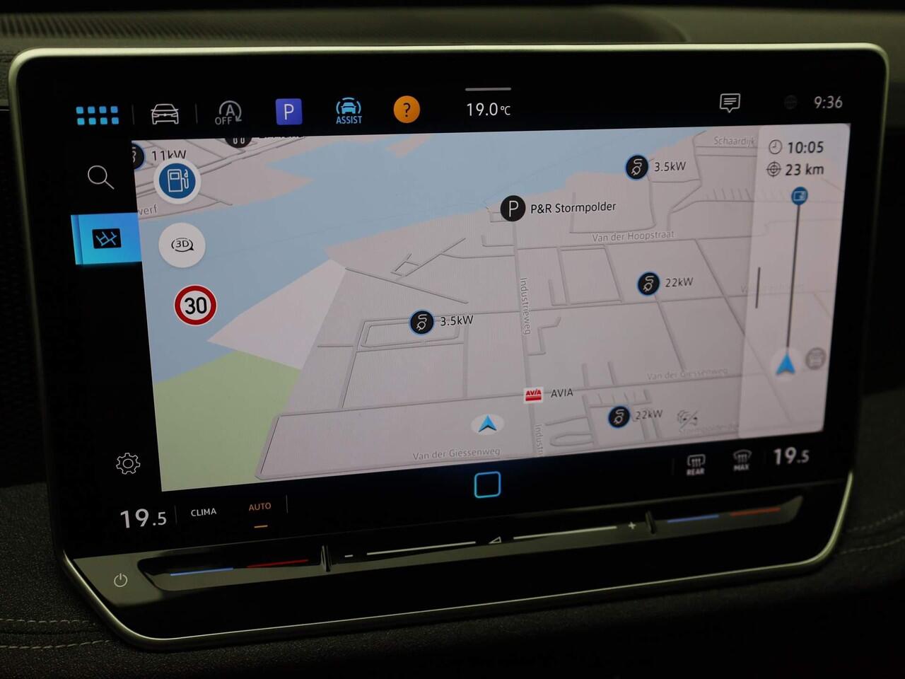 Volkswagen PASSAT Variant 1.5 eTSI/150PK Business · Achteruitrijcamera · Trekhaak · Cruise Control Adaptief