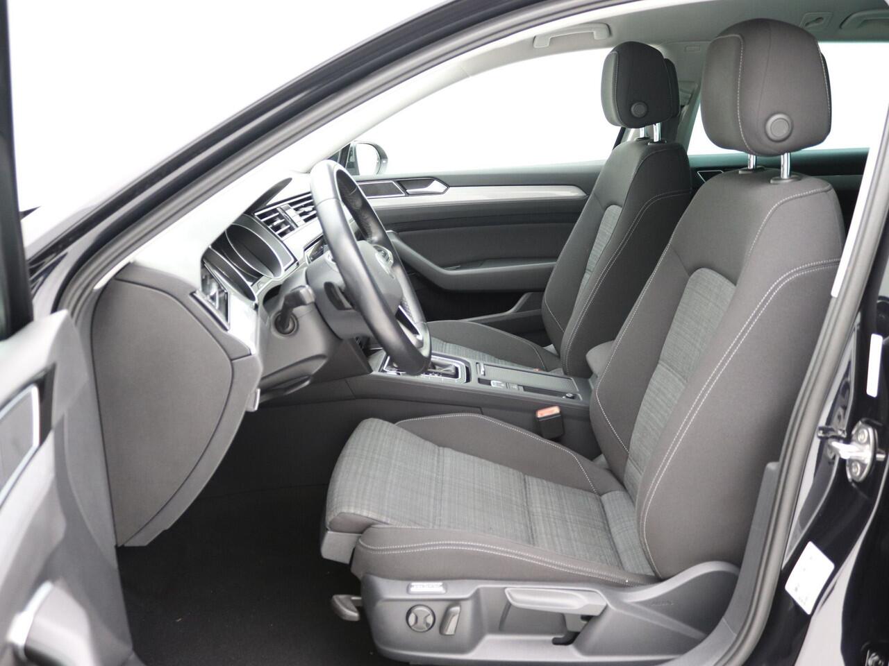 Volkswagen PASSAT Variant 1.5 TSI Business 150pk Aut. / Trekh. / Adap. cruise / Carplay