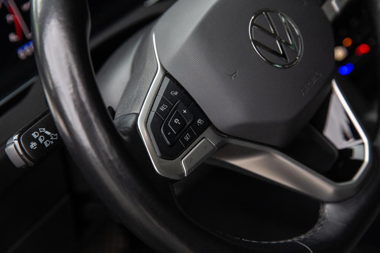 Volkswagen PASSAT Variant 1.5 TSI Elegance , Adaptive cruise, Head-up display,