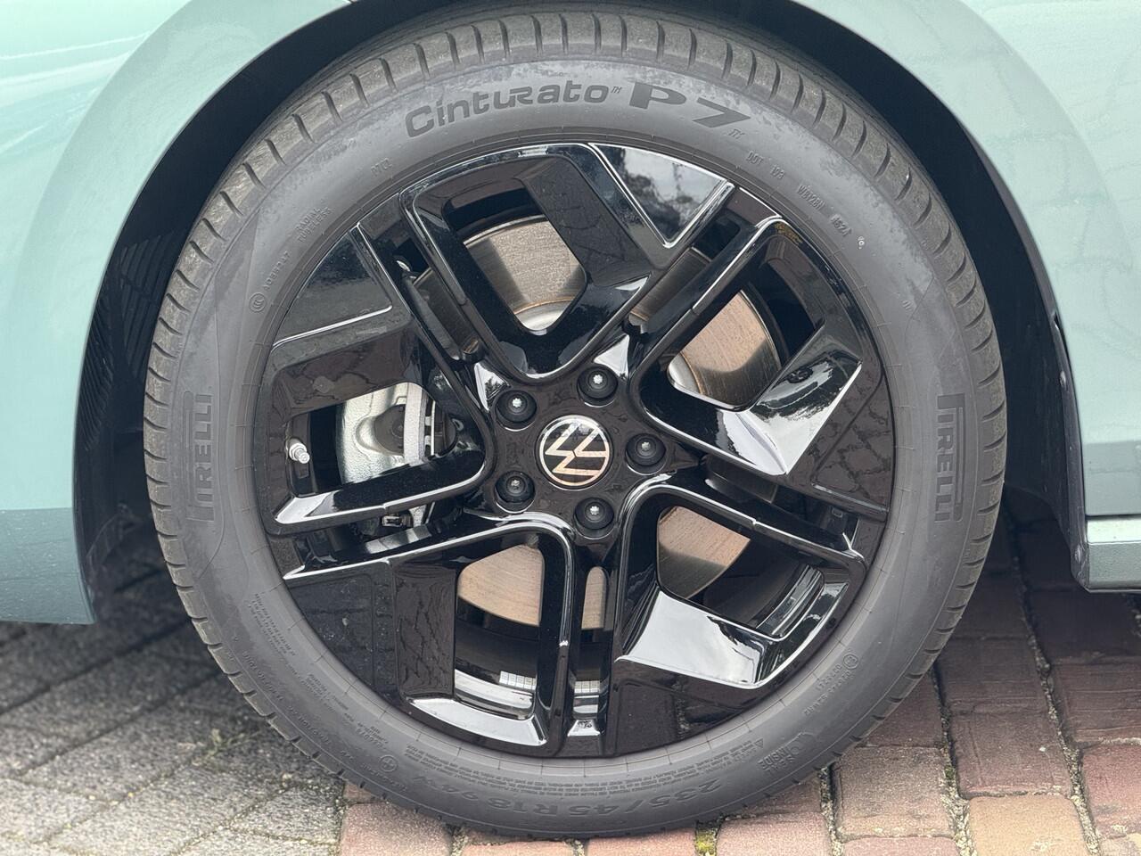 Volkswagen PASSAT Variant 1.5 eHybrid R-Line Edition 272pk | HUD | Pano | Trekhaak