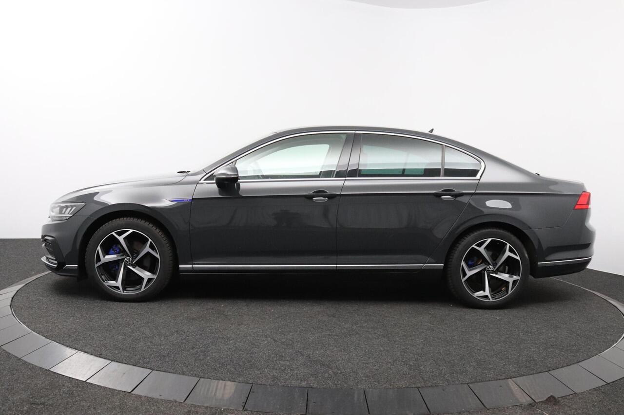 Volkswagen PASSAT 1.4 TSI PHEV GTE 218PK Business | Trekhaak| Comfort Stoelen| 18'' Velgen|