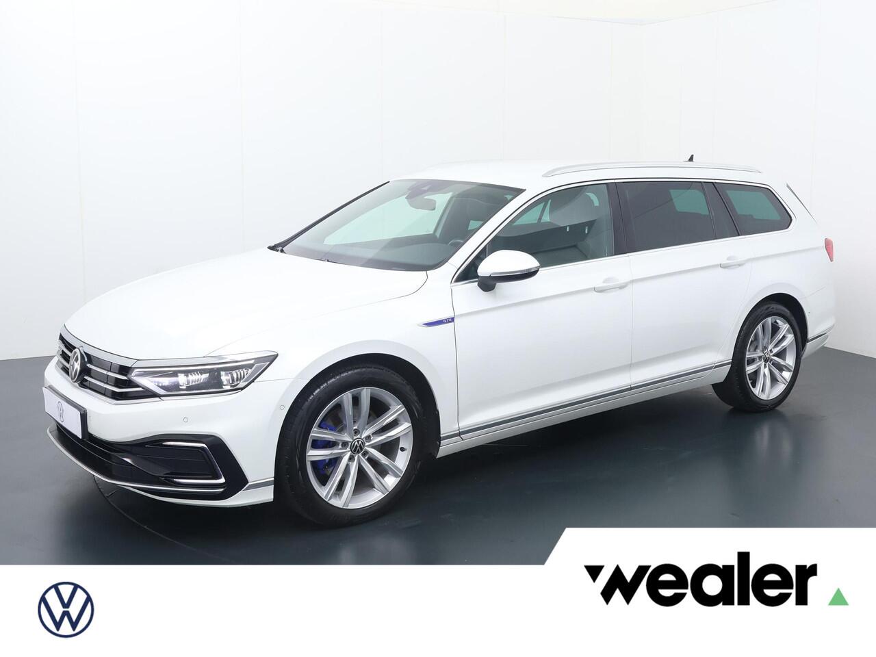 Volkswagen PASSAT Variant 1.4 TSI PHEV GTE Business | 218 PK | SoH 90% | Automaat | Trekhaak | Matrix LED koplampen | Navigatiesysteem | 18"LM velgen |