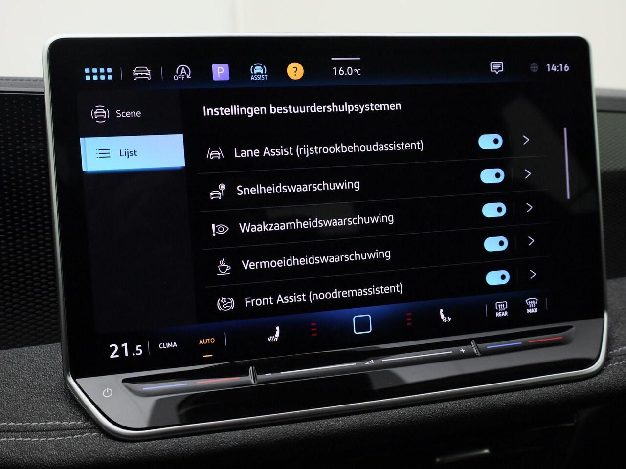 Volkswagen PASSAT Variant 1.5eTSI/150PK DSG · Navigatie · Camera · Stoel- & stuurverwarming · Apple/Android Car Play · Garantie tot mei 2026