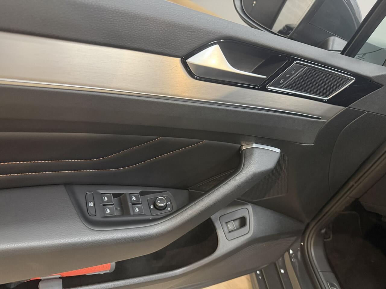 Volkswagen PASSAT 1.5 TSI R-Line Business + Airco ECC | Sub woofer | LED | Adaptive Cruise | Camera | Virtual | Isofix | NAP