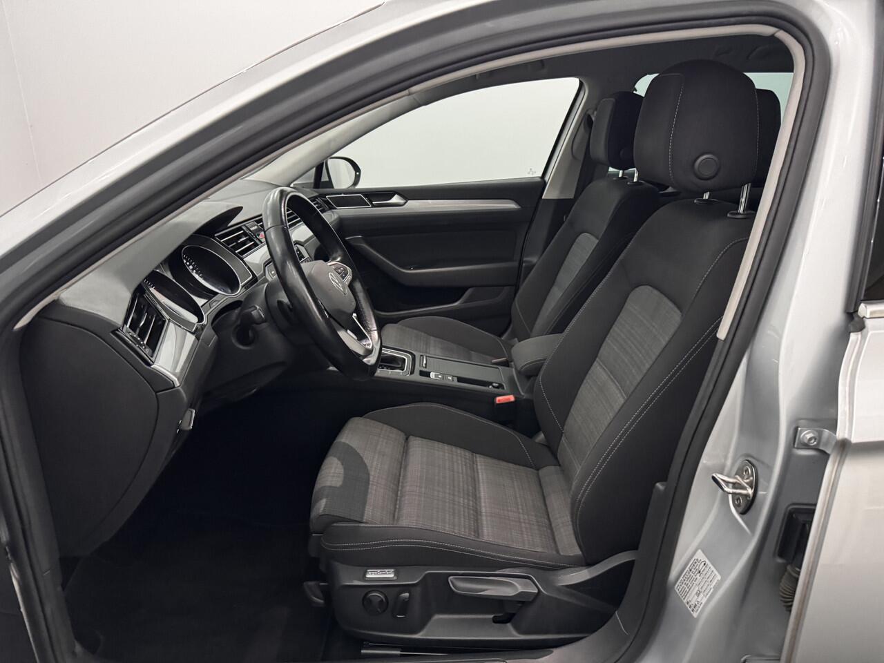 Volkswagen PASSAT Variant 1.5 TSI Comfort Business Clima, Navi, Parkeersensoren, Keyless start, Cruise control, A start stop, Lichtmetalen velgen