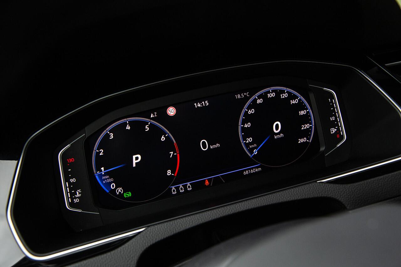 Volkswagen PASSAT Variant 1.5 TSI Elegance , Adaptive cruise, Head-up display,