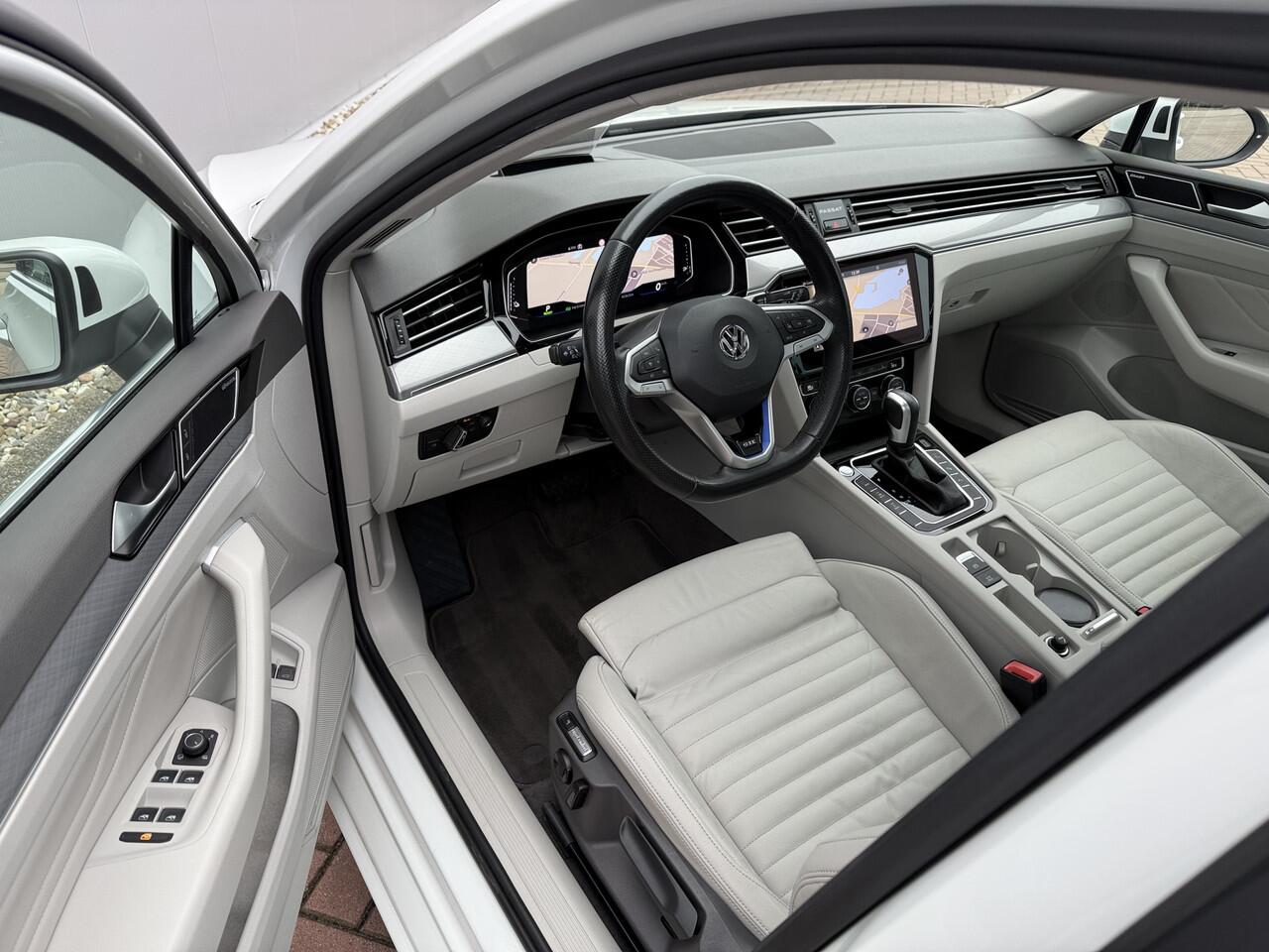 Volkswagen PASSAT Variant 1.4 TSI PHEV GTE 218pk | Pano dak | Head Up | Trekhaak